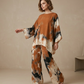 Conjunto de pantalones y top de pierna ancha y estampados abstractos