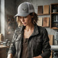 🧢 ¡OFERTA POR TIEMPO LIMITADO 50% DE DESCUENTO! 🌬️ Gorra de Ajuste de Presilla – Panel de Malla Trasero, Elegante y Cómoda ✨
